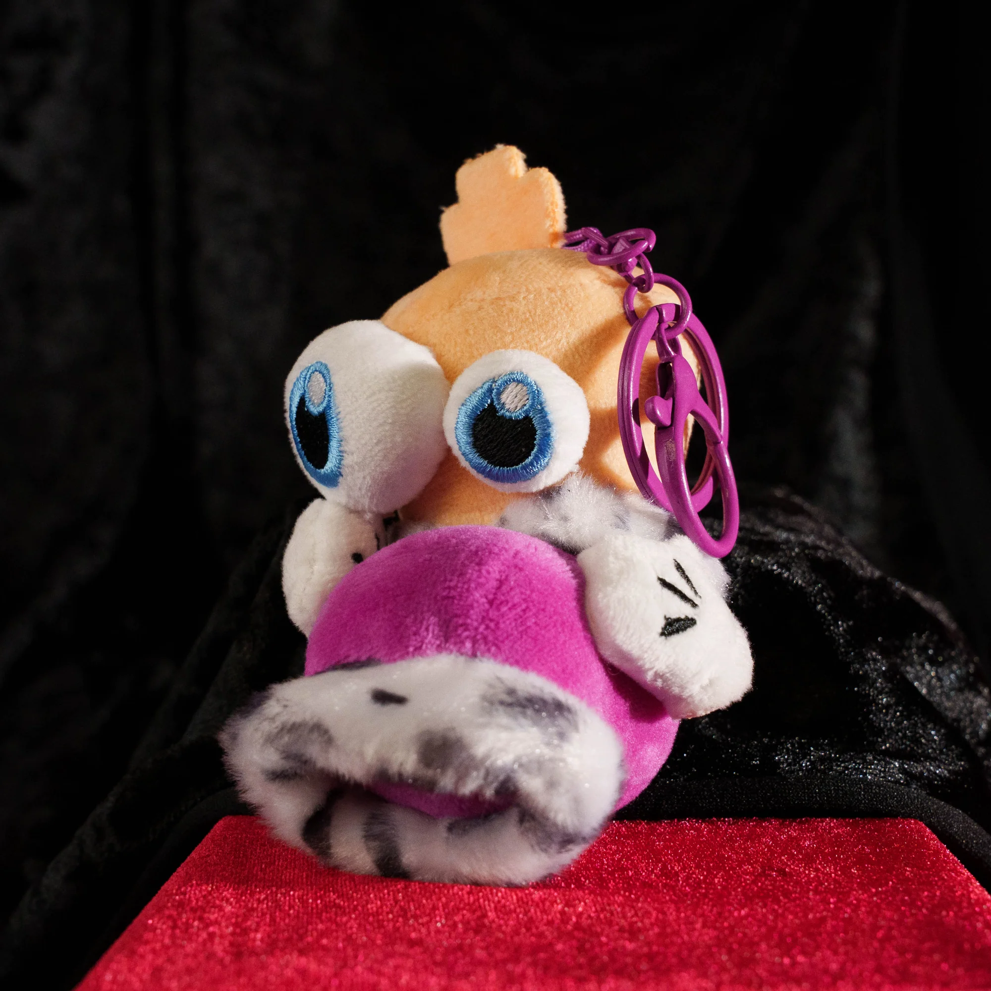 Kinger & Queenie Magnetic Plush Keychains - Image 8